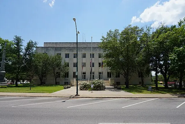 Grayson County Courthouse in Sherman Texas where foreclosure auctions are held on the first Tuesday of each month